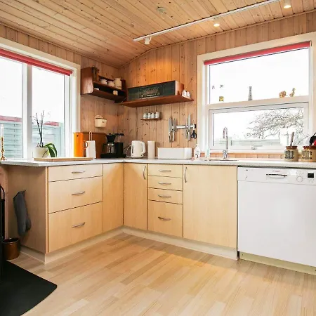 Two-bedroom Holiday In 4 Ferienhaus