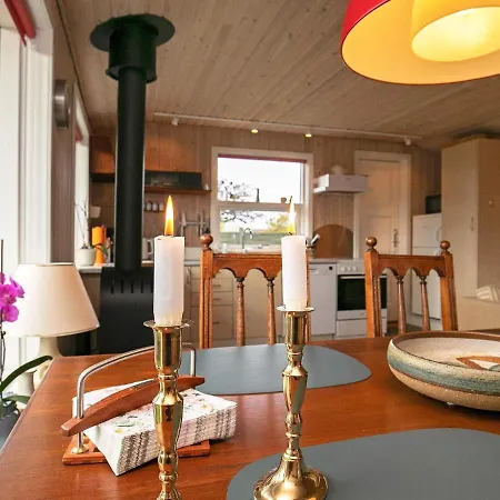 Ferienhaus Two-bedroom Holiday In 4 *