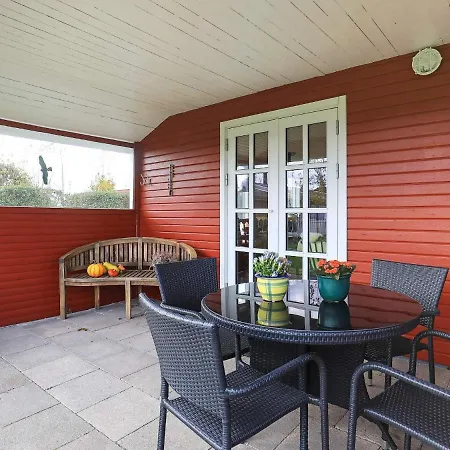 Ferienhaus Two-bedroom Holiday In 4